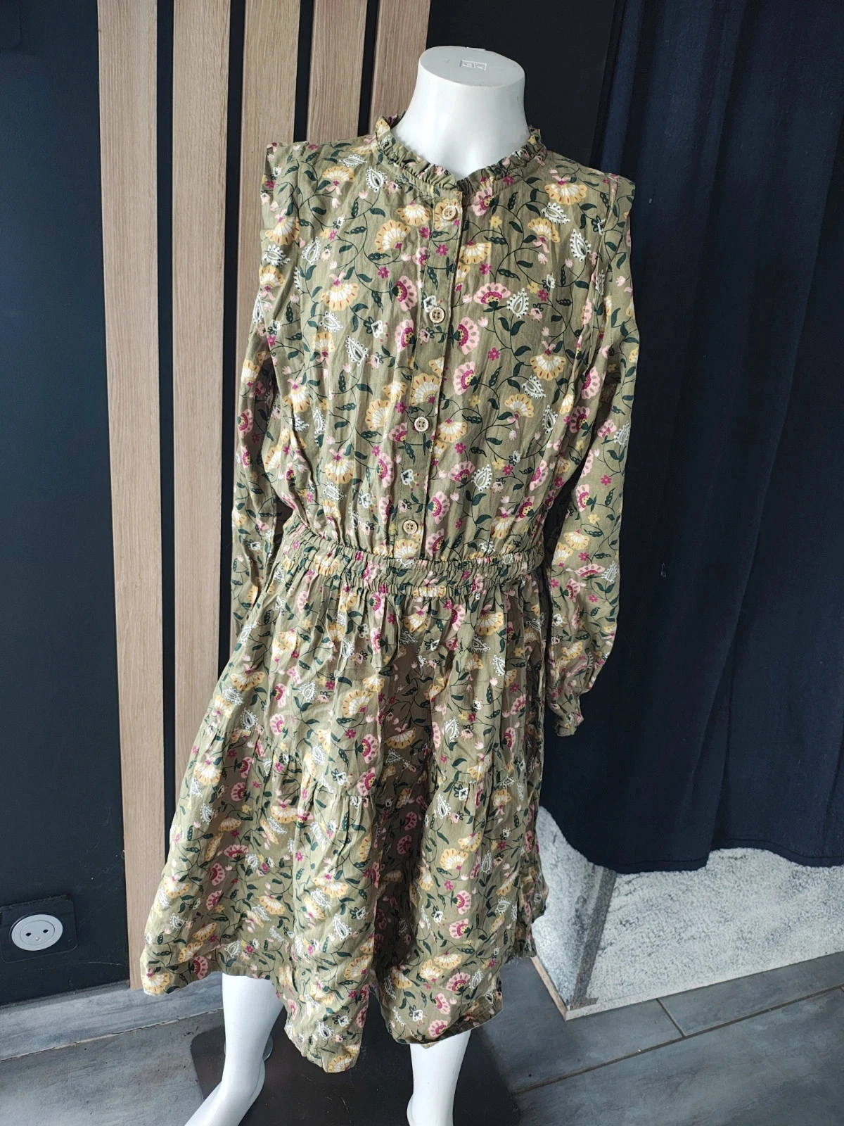 8 ans robe tape a l'oeil